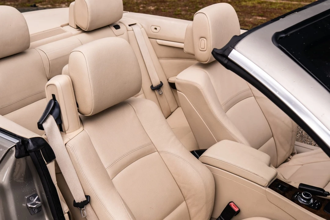 2010 BMW E93 3 Series Convertible - Image 4 of 7