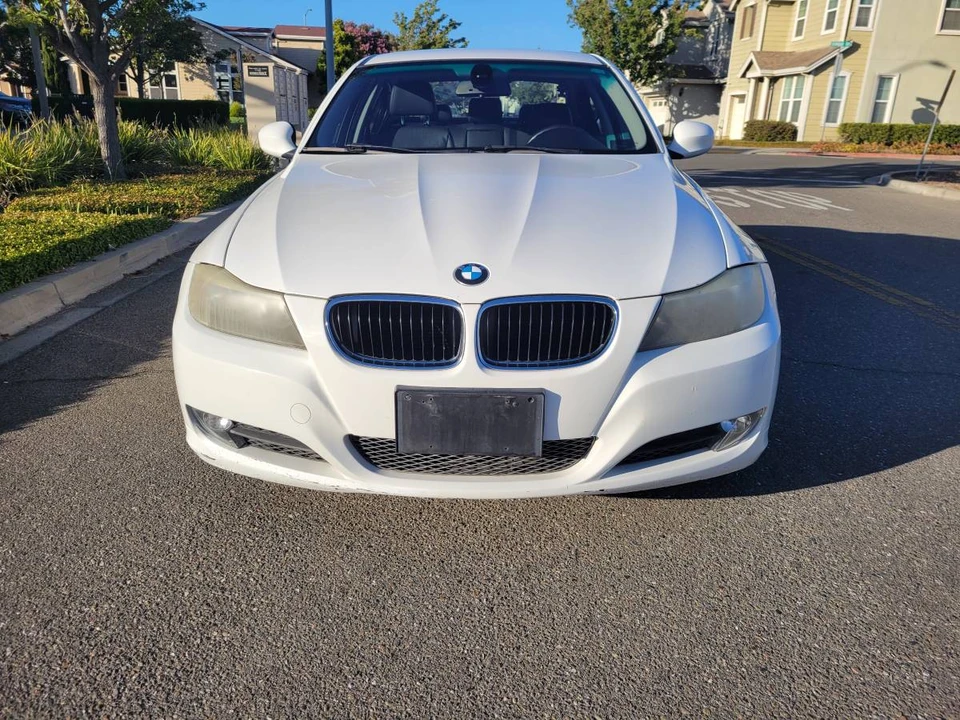 2010 BMW E90 3 Series Sedan - Image 7 of 11