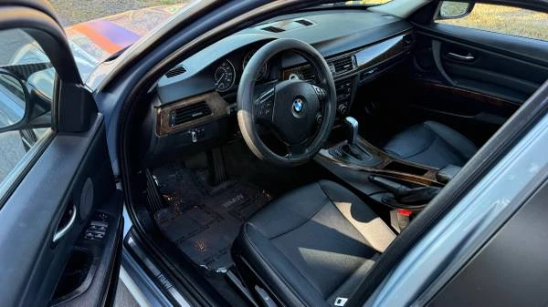 2010 BMW E90 3 Series Sedan - Image 10 of 21