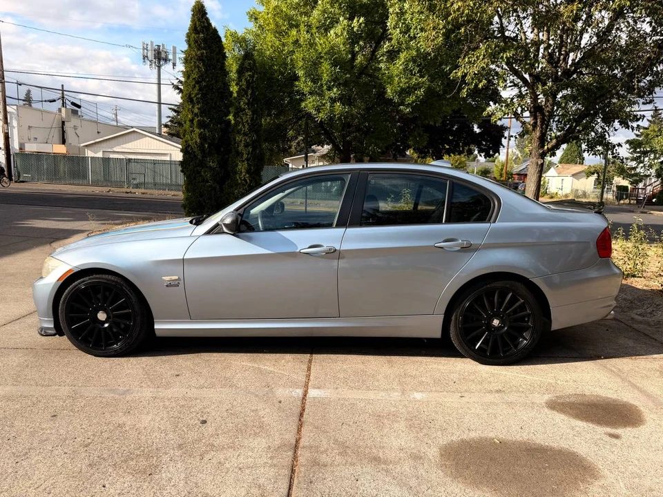 2010 BMW E90 3 Series Sedan - Image 2 of 20
