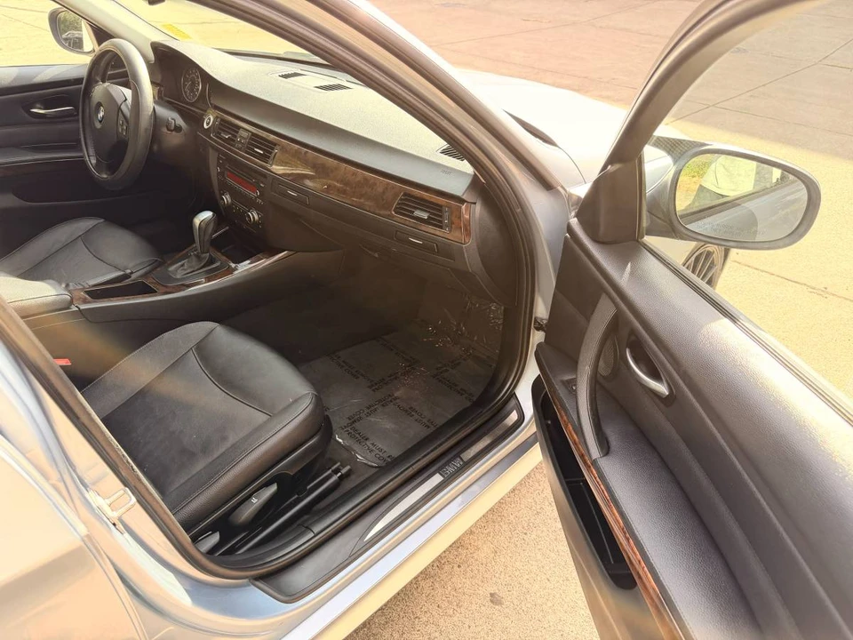 2010 BMW E90 3 Series Sedan - Image 15 of 20