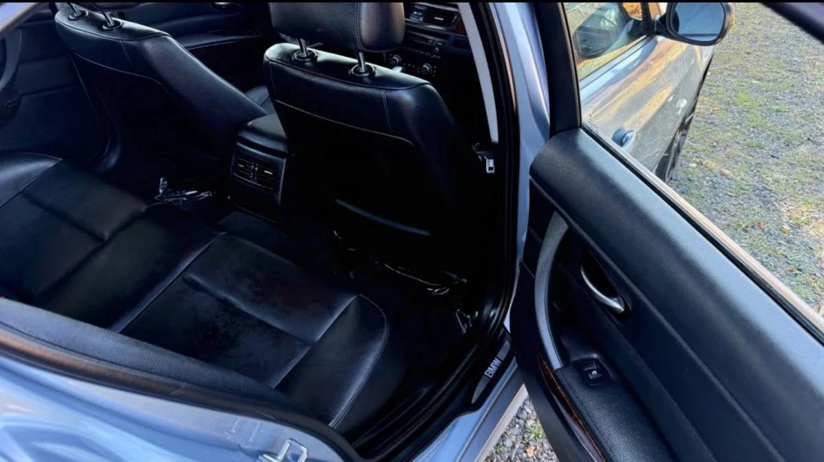 2010 BMW E90 3 Series Sedan - Image 14 of 19