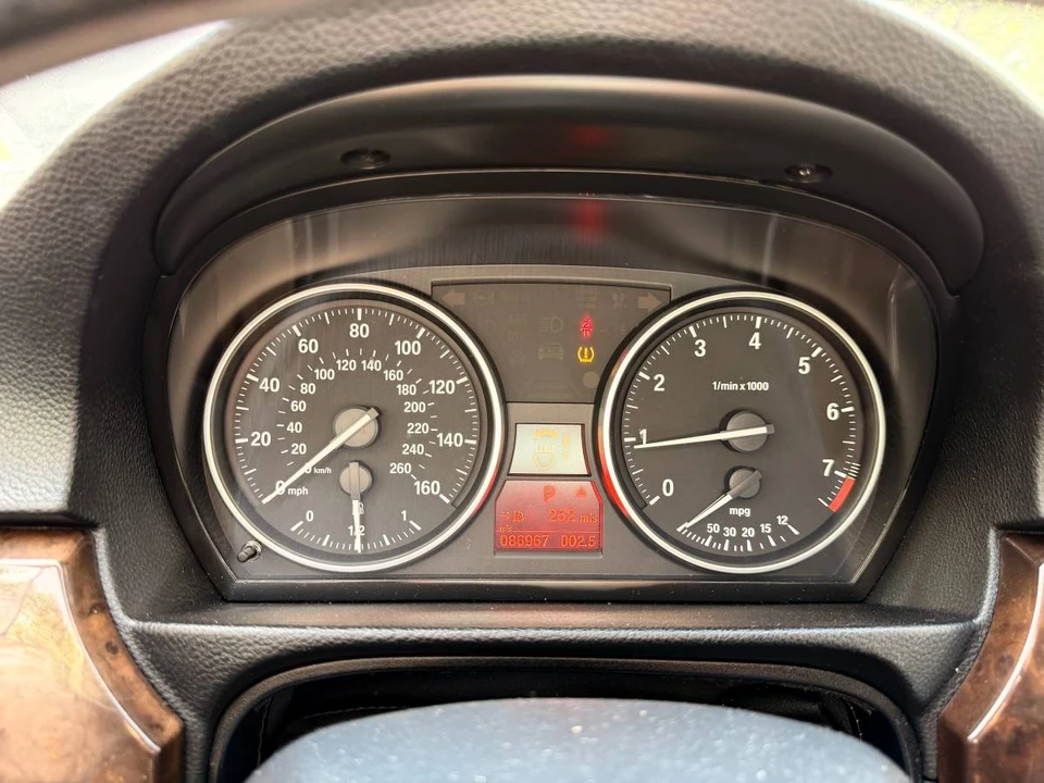 2010 BMW E90 3 Series Sedan - Image 18 of 20
