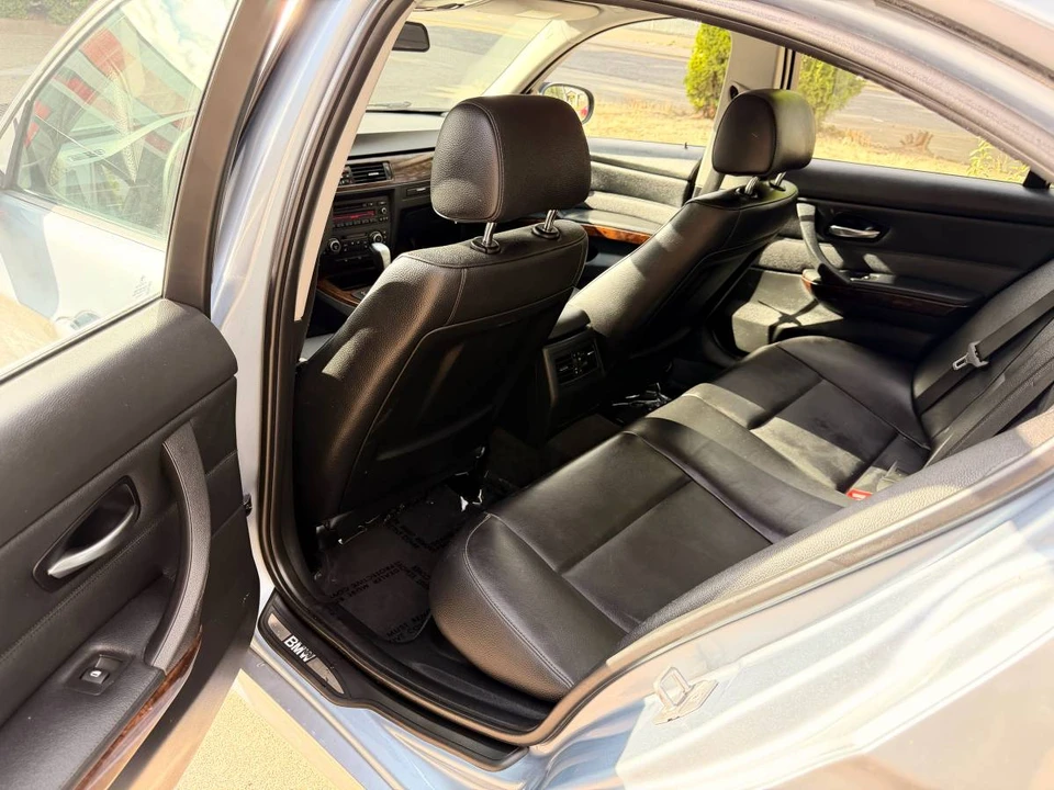 2010 BMW E90 3 Series Sedan - Image 12 of 20