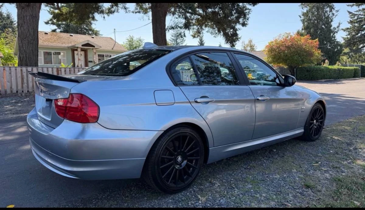 2010 BMW E90 3 Series Sedan - Image 5 of 19