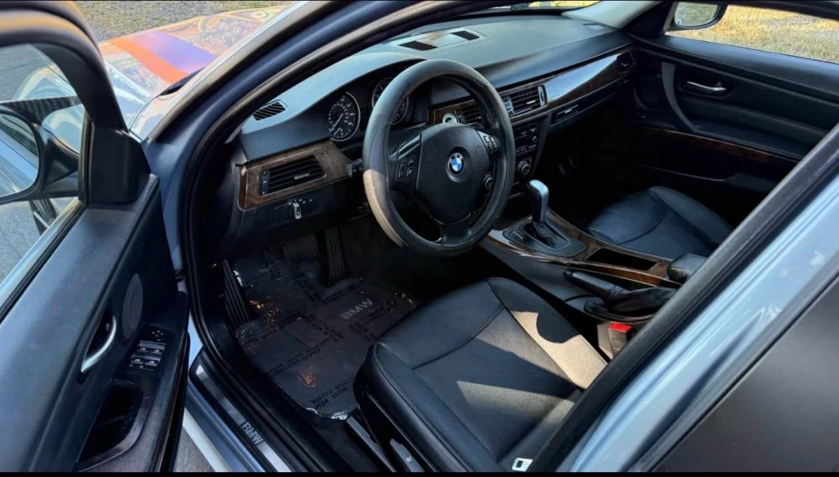 2010 BMW E90 3 Series Sedan - Image 10 of 19