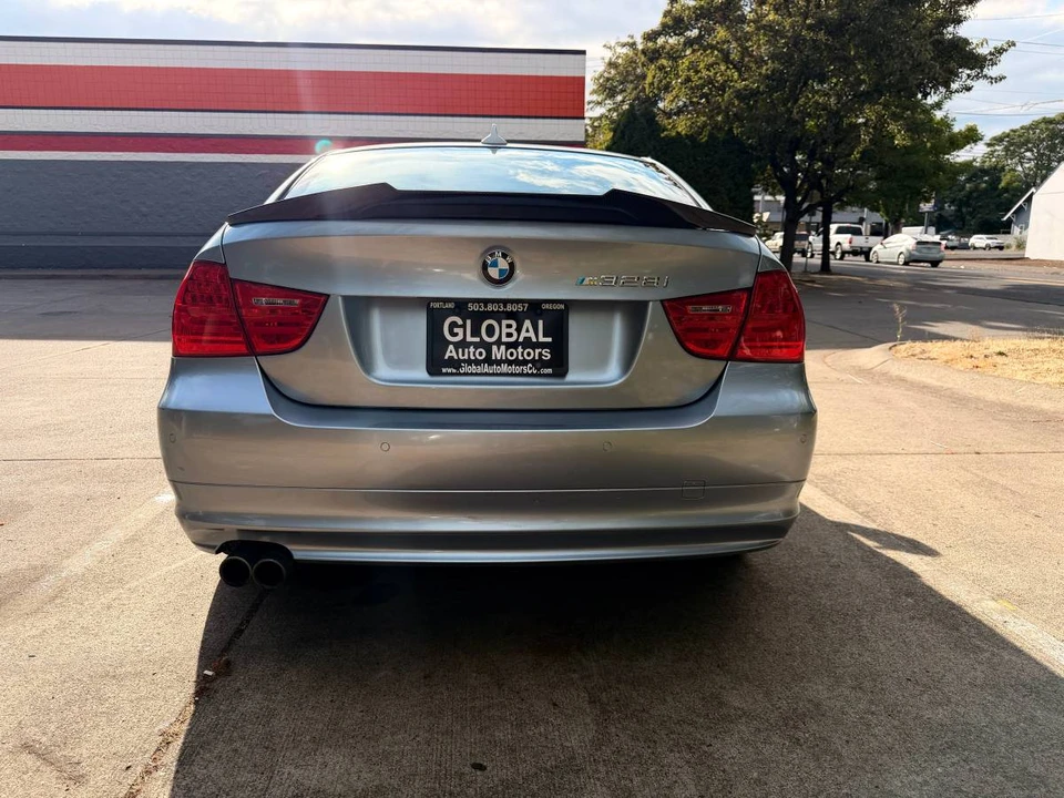 2010 BMW E90 3 Series Sedan - Image 4 of 20