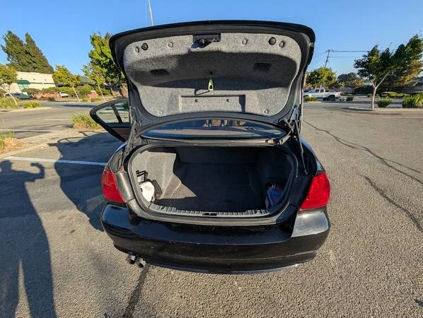 2010 BMW E90 3 Series Sedan - Image 11 of 20