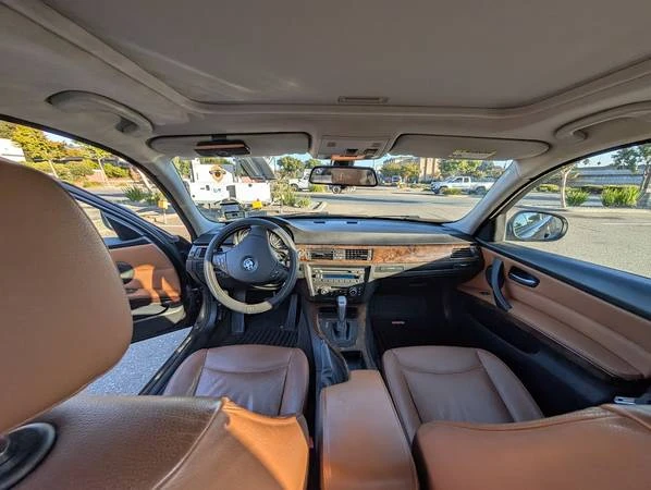 2010 BMW E90 3 Series Sedan - Image 11 of 20