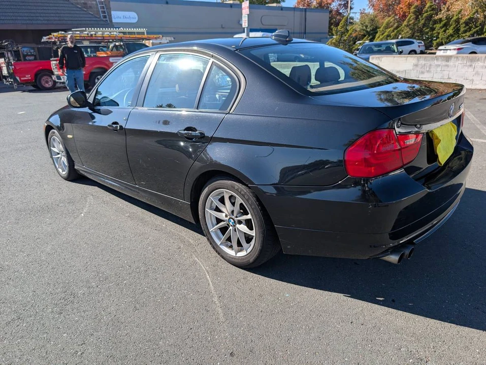 2010 BMW E90 3 Series Sedan - Image 3 of 18
