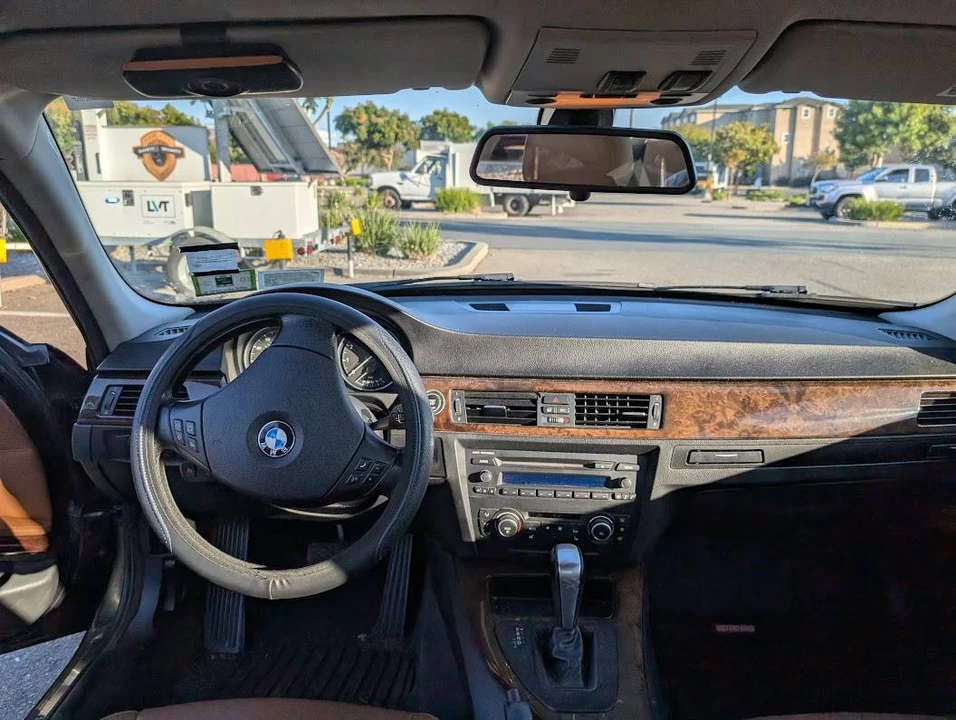 2010 BMW E90 3 Series Sedan - Image 15 of 18