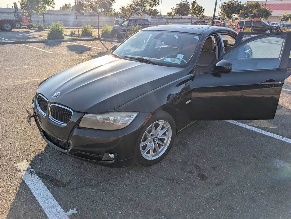 2010 BMW E90 3 Series Sedan - Image 17 of 18