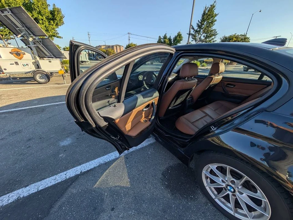 2010 BMW E90 3 Series Sedan - Image 11 of 18