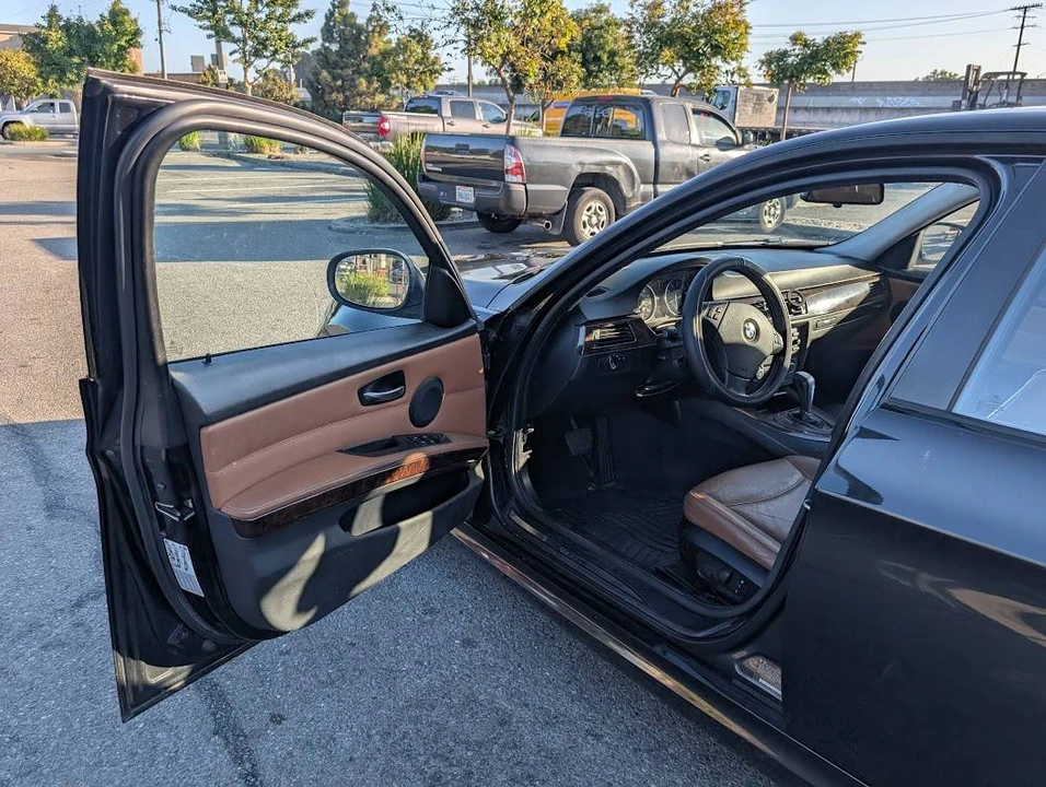2010 BMW E90 3 Series Sedan - Image 14 of 18
