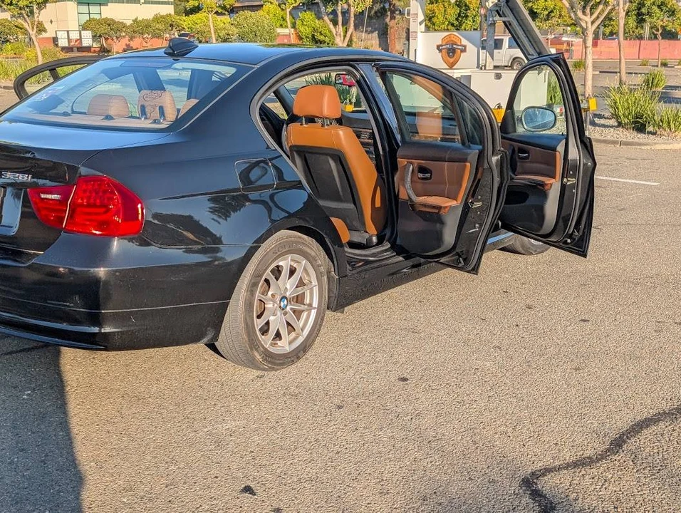 2010 BMW E90 3 Series Sedan - Image 16 of 18