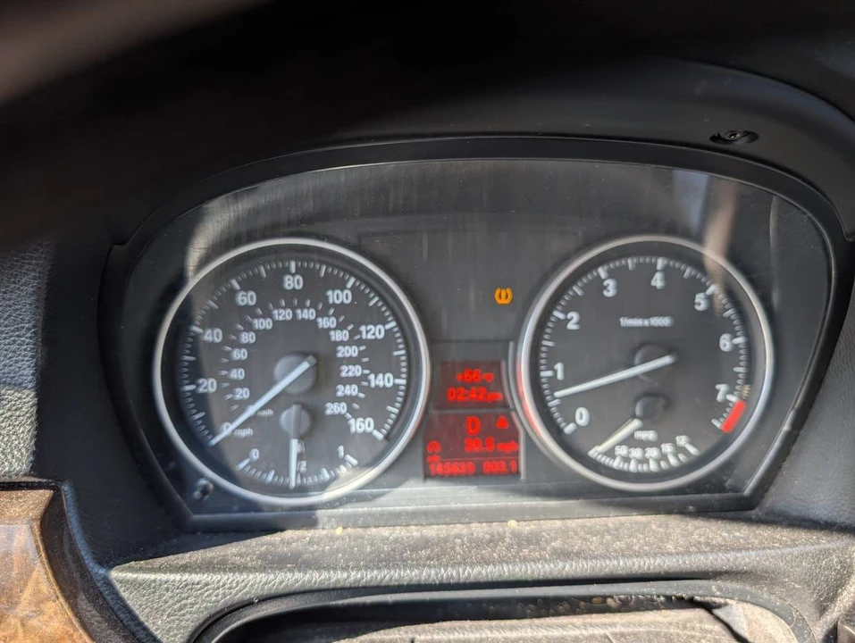 2010 BMW E90 3 Series Sedan - Image 7 of 18