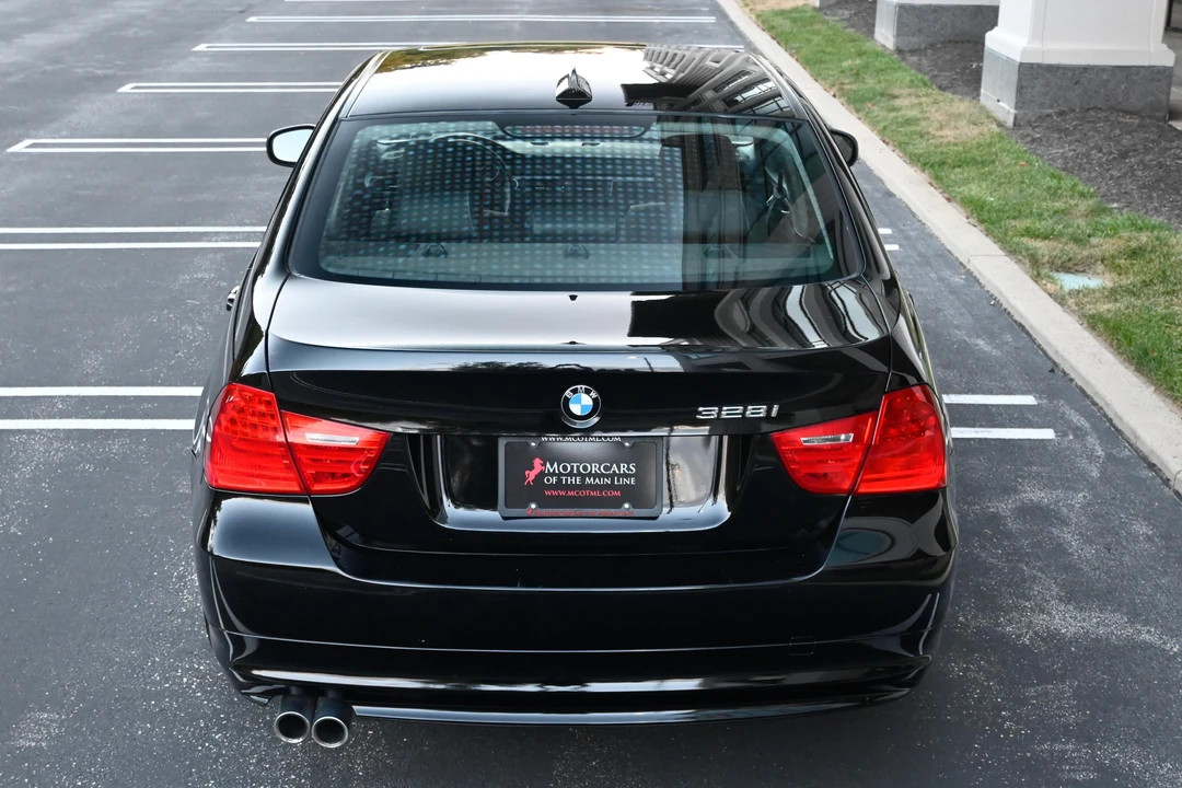 2010 BMW E90 3 Series Sedan - Image 26 of 31