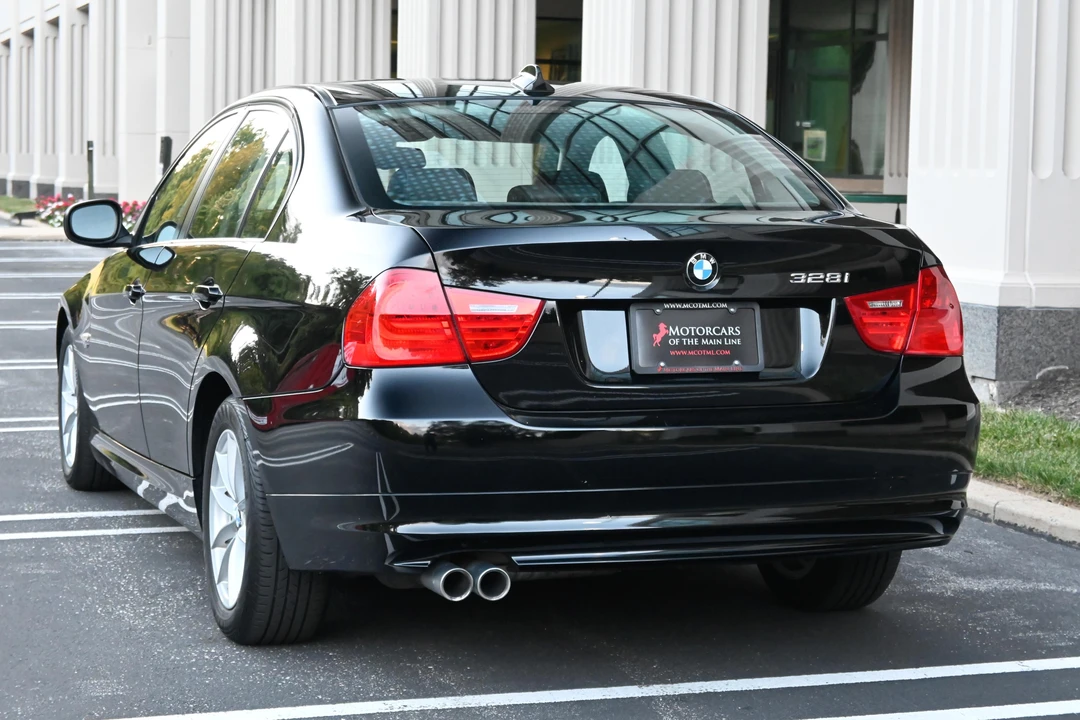 2010 BMW E90 3 Series Sedan - Image 25 of 31