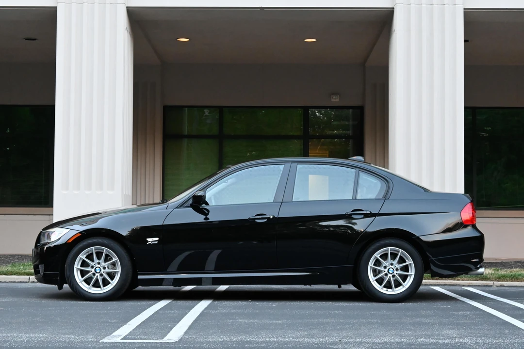 2010 BMW E90 3 Series Sedan - Image 18 of 31