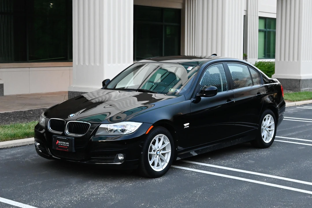 2010 BMW E90 3 Series Sedan - Image 13 of 31
