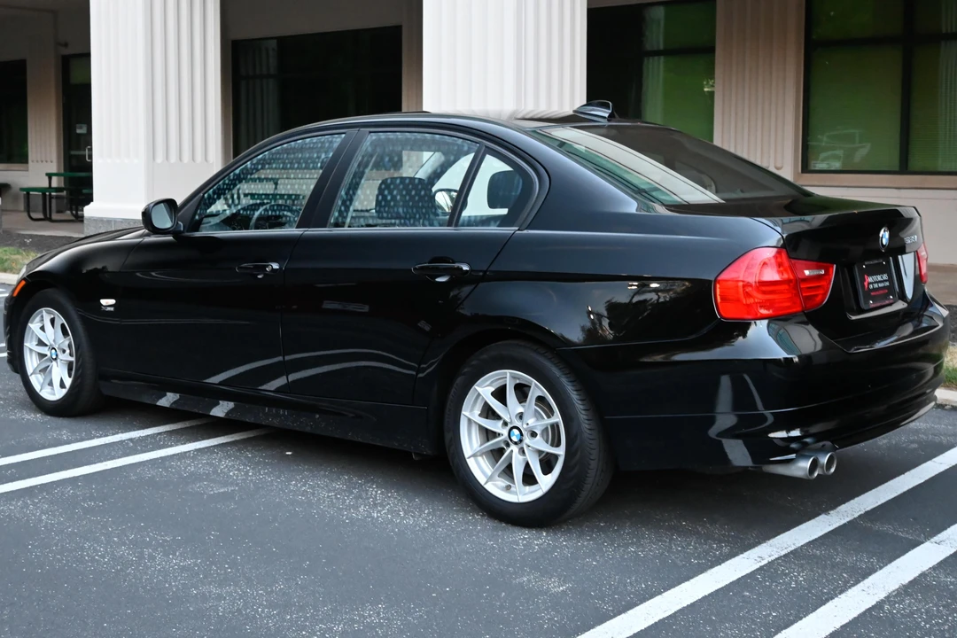2010 BMW E90 3 Series Sedan - Image 21 of 31