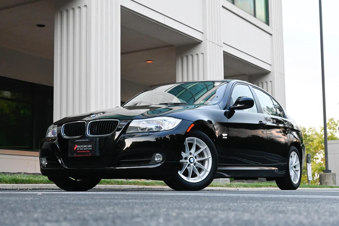 2010 BMW E90 3 Series Sedan - Image 11 of 31