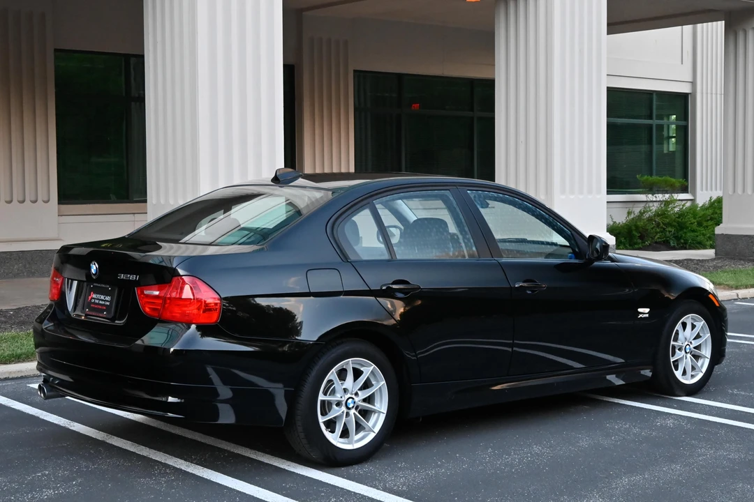 2010 BMW E90 3 Series Sedan - Image 30 of 31