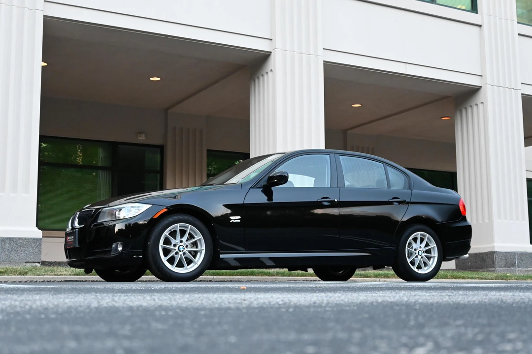 2010 BMW E90 3 Series Sedan - Image 16 of 31