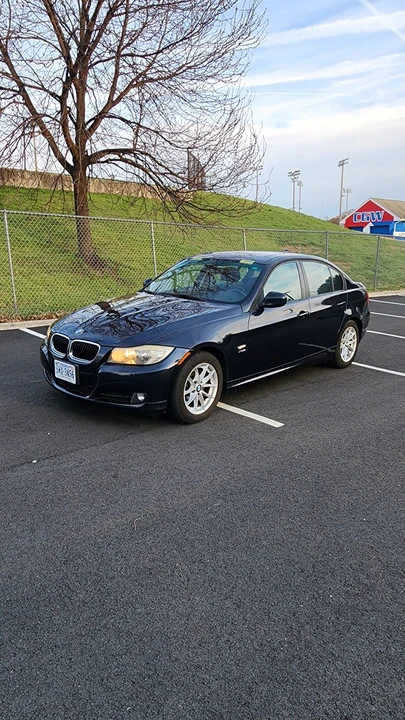 2010 BMW E90 3 Series Sedan - Image 2 of 31