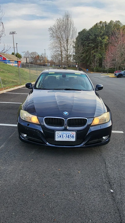 2010 BMW E90 3 Series Sedan - Image 11 of 31