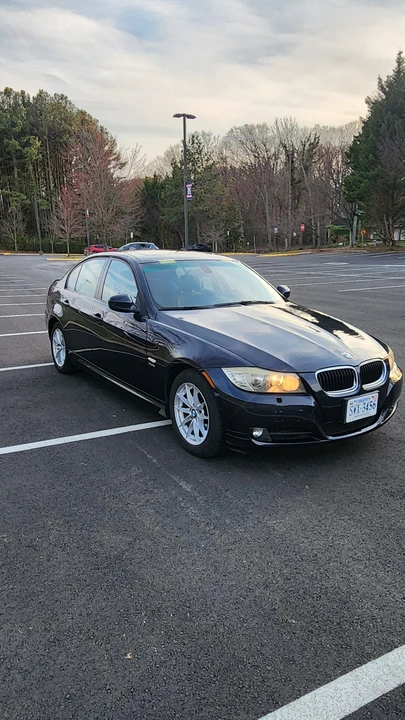 2010 BMW E90 3 Series Sedan - Image 10 of 31
