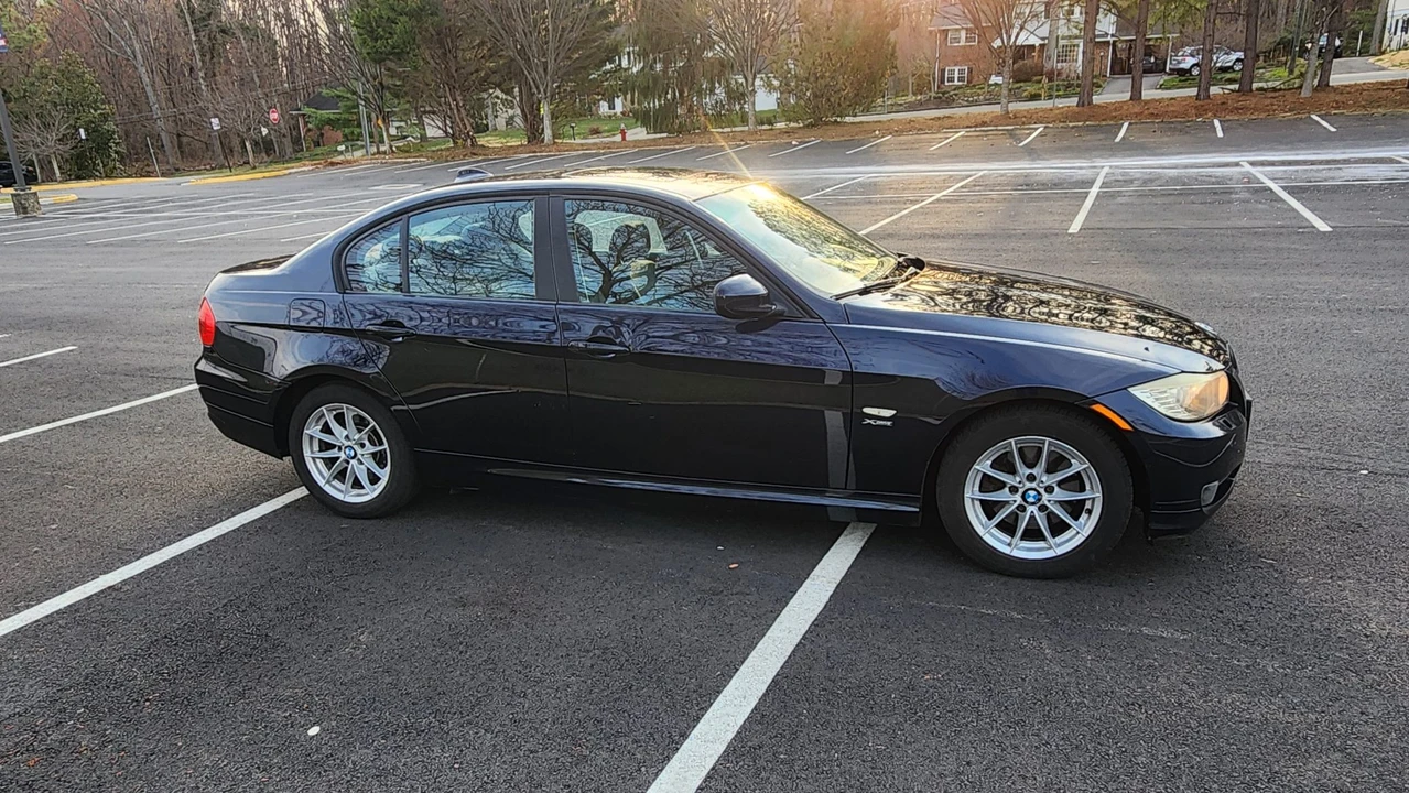 2010 BMW E90 3 Series Sedan - Image 8 of 31