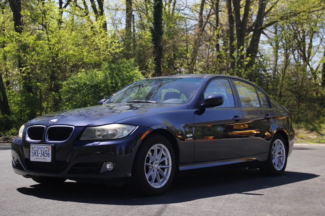 2010 BMW E90 3 Series Sedan - Image 14 of 31