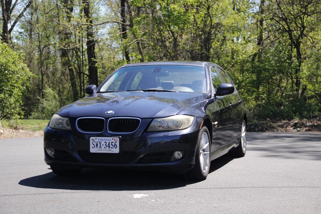 2010 BMW E90 3 Series Sedan - Image 12 of 31