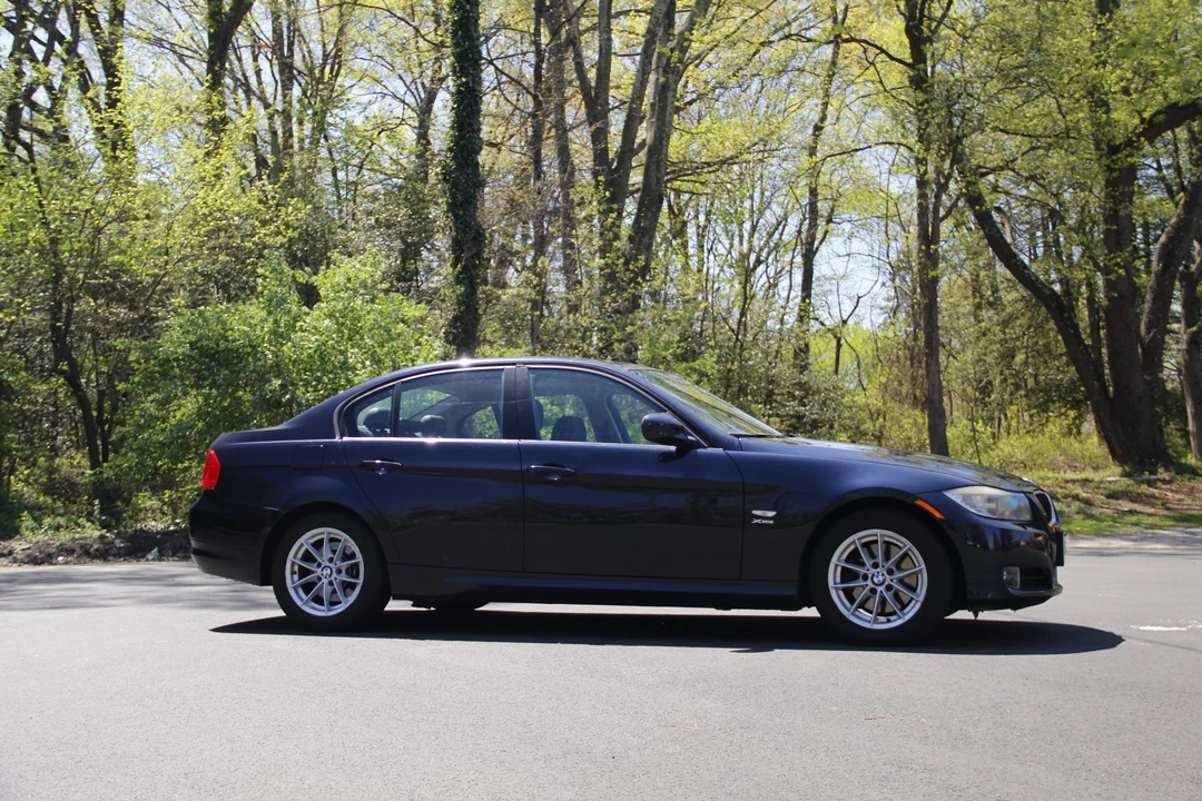 2010 BMW E90 3 Series Sedan - Image 29 of 31