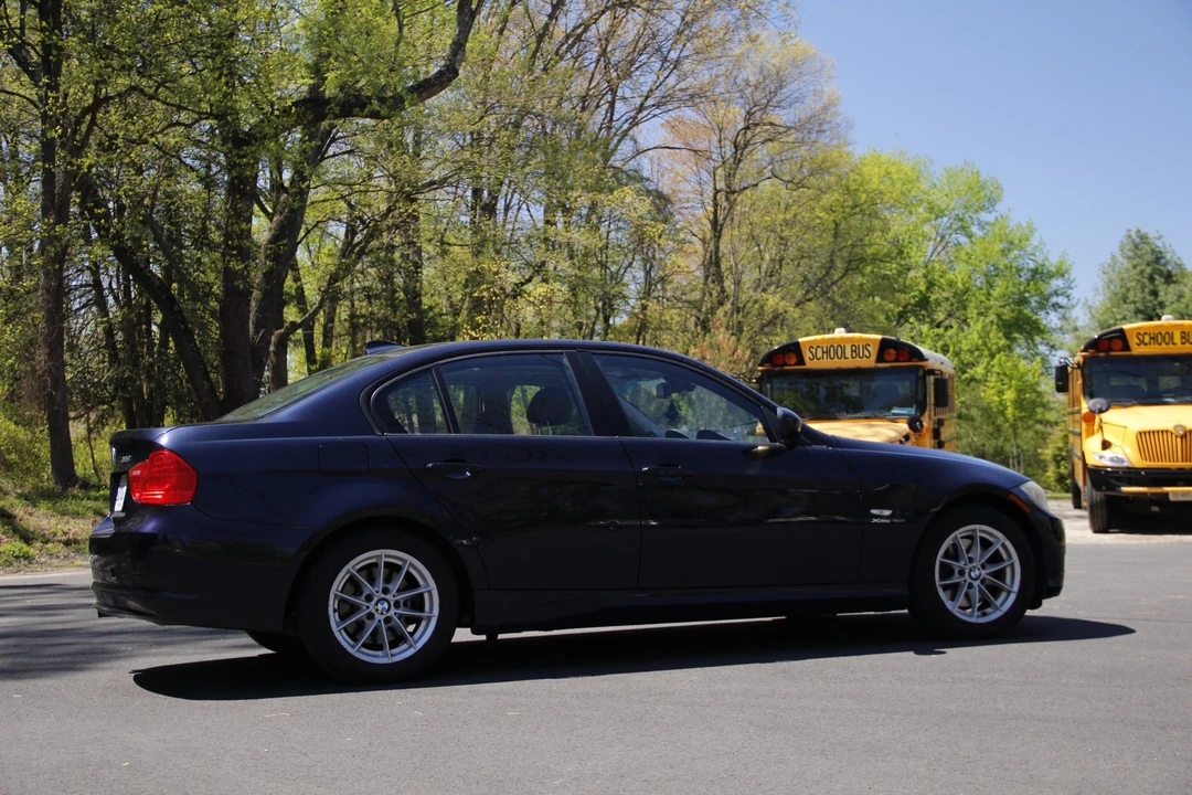 2010 BMW E90 3 Series Sedan - Image 28 of 31