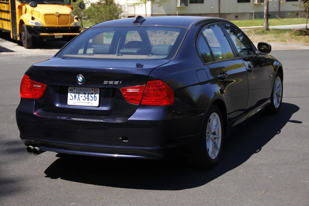 2010 BMW E90 3 Series Sedan - Image 27 of 31