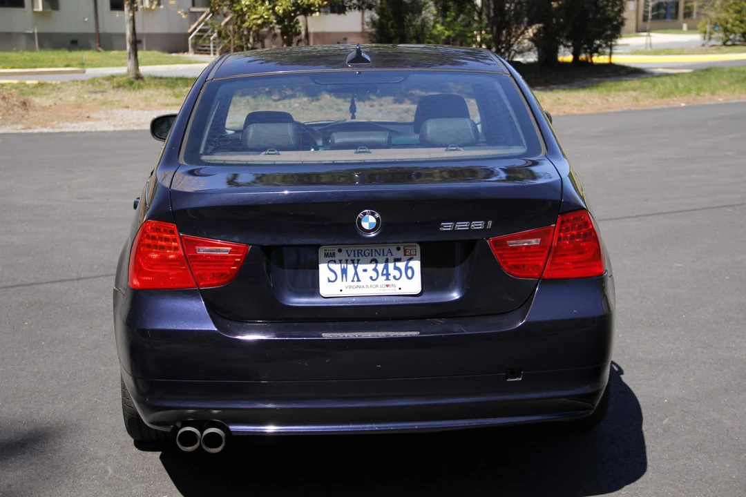 2010 BMW E90 3 Series Sedan - Image 25 of 31