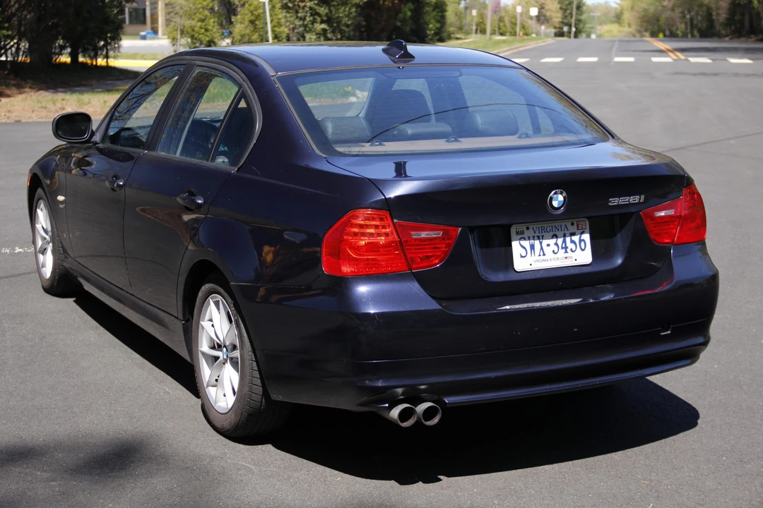 2010 BMW E90 3 Series Sedan - Image 24 of 31