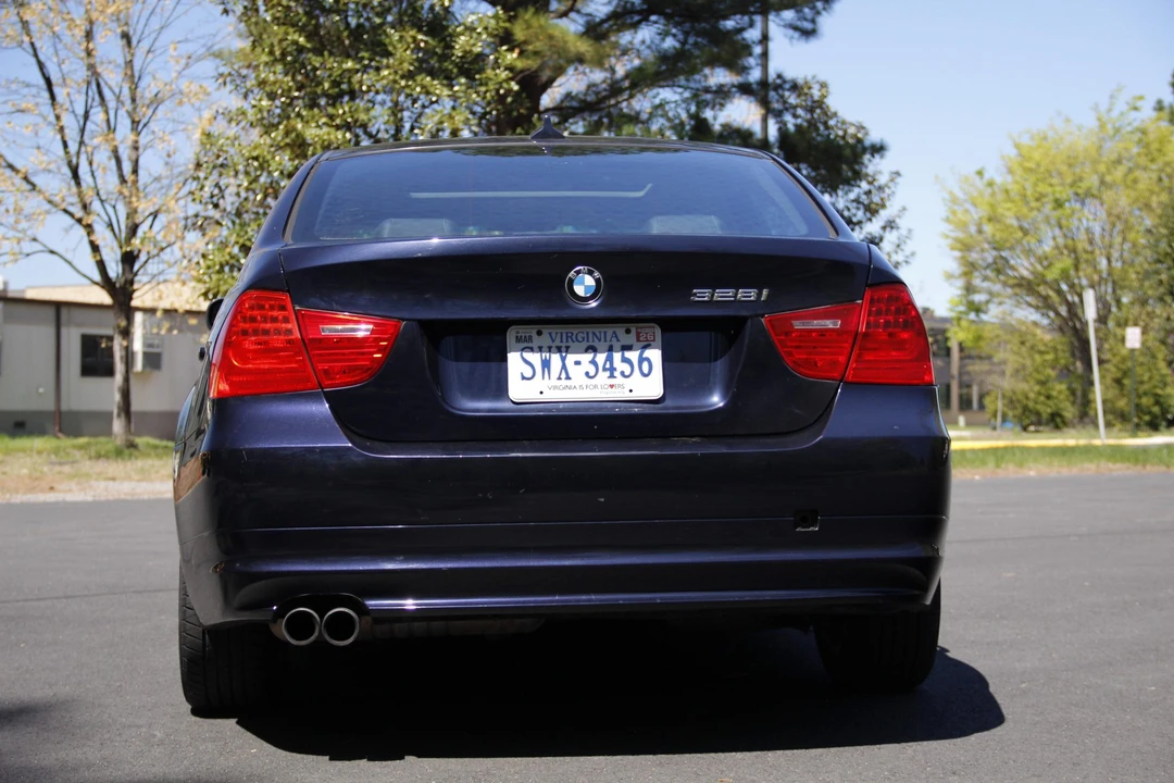 2010 BMW E90 3 Series Sedan - Image 26 of 31