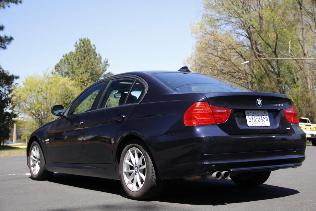 2010 BMW E90 3 Series Sedan - Image 23 of 31