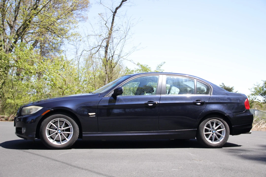 2010 BMW E90 3 Series Sedan - Image 18 of 31