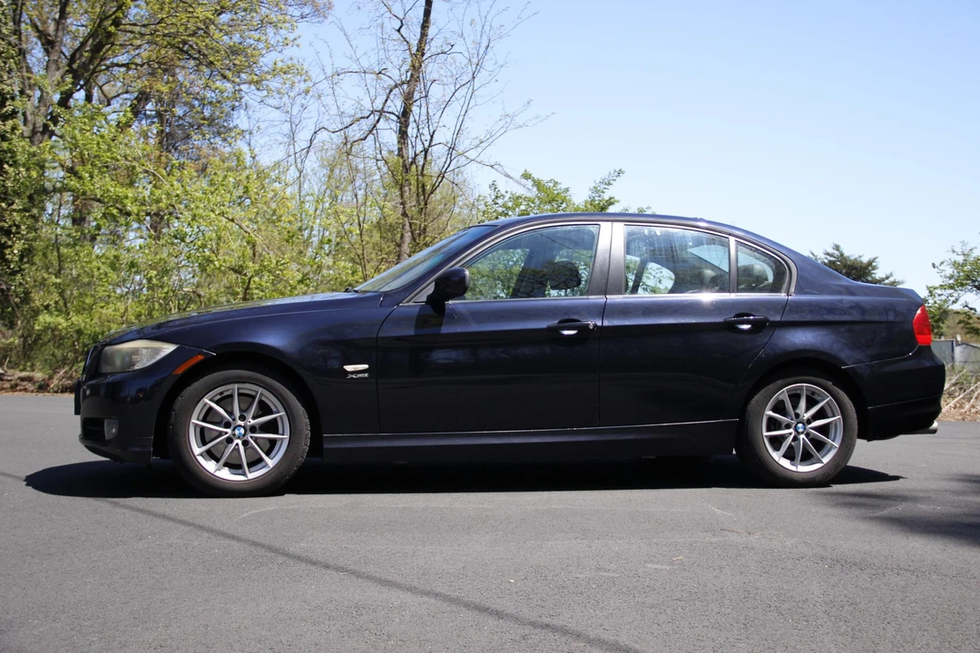 2010 BMW E90 3 Series Sedan - Image 17 of 31