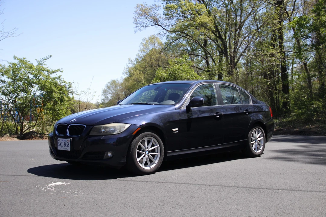 2010 BMW E90 3 Series Sedan - Image 13 of 31