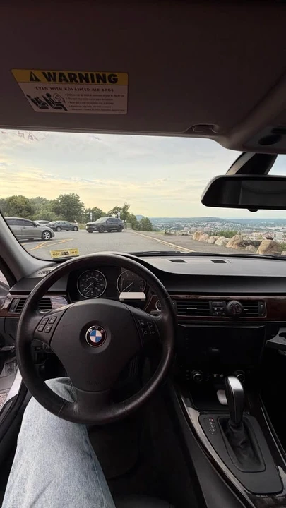 2010 BMW E90 3 Series Sedan - Image 6 of 9