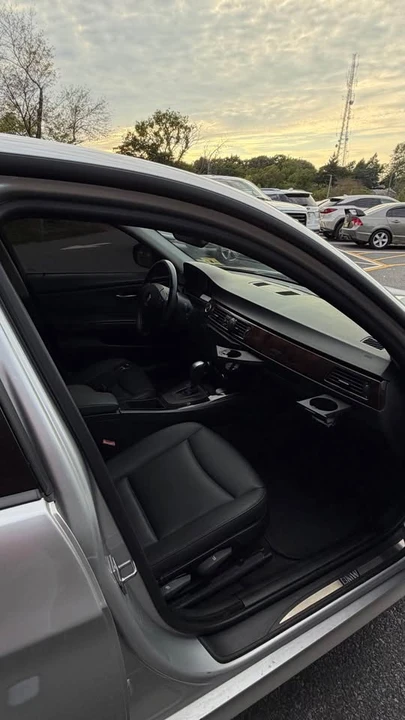 2010 BMW E90 3 Series Sedan - Image 7 of 9