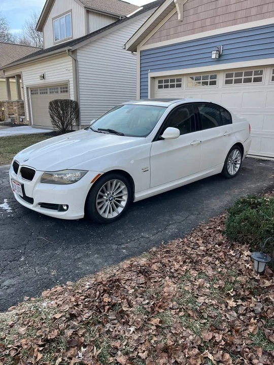 2010 BMW E90 3 Series Sedan - Image 5 of 7