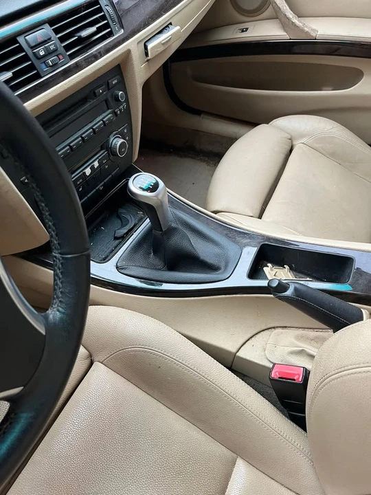 2010 BMW E90 3 Series Sedan - Image 2 of 7