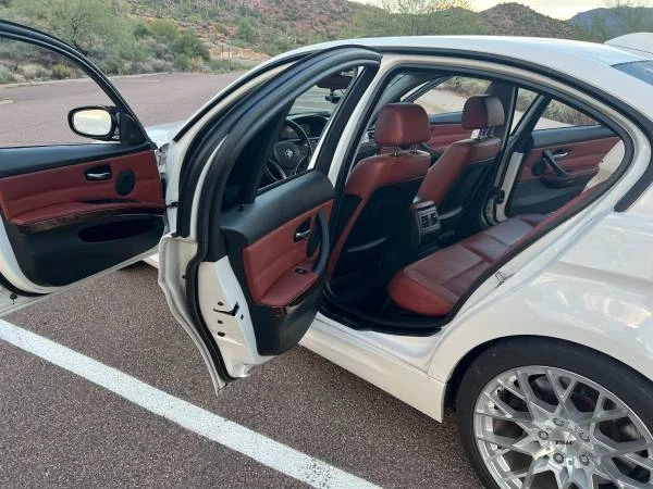 2010 BMW E90 3 Series Sedan - Image 13 of 21