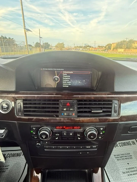 2010 BMW E93 335i Convertible - Image 17 of 19